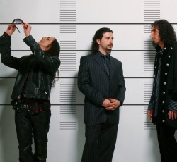 John Dolmayan: «Ο θάνατος του Cornell μας έκανε να δούμε πόσο χρόνο σπαταλήσαμε»