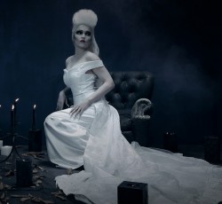 Η Tarja Turunen εύχεται "Feliz Navidad" στην πληγείσα Καραϊβική