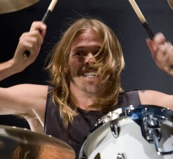 Taylor Hawkins: «Είναι αστείο το ότι ο τελευταίος μας δίσκος θεωρείται 70s»