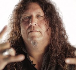 Chuck Billy: «Εκνευρισμός και θυμός στις ηχογραφήσεις του "Brotherhood"»