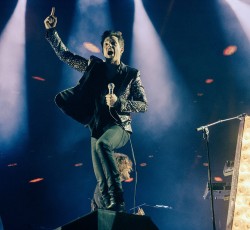 Oι Killers ζηλεύουν τη «φήμη» του David Bowie 