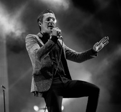 Ακούστε το "Run For Cover" των Killers 