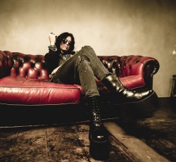 Ο Tom Keifer των Cinderella διασκευάζει Beatles (video) 