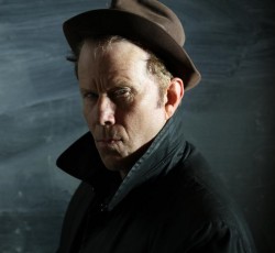 Ο Tom Waits επανεκδίδει τον κατάλογό του στην ANTI- Records 