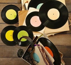 Αύξηση κατά 25% στις πωλήσεις βινυλίων το 2016 