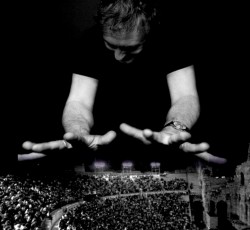 Ξεκινά η προπώληση για τη συναυλία του Yann Tiersen στο Ηρώδειο 