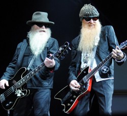 Billy Gibbons: «Δεν είμαστε σίγουροι τί υπάρχει κάτω από τα γένια μας» 