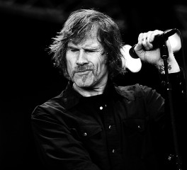 Ο Mark Lanegan ερμηνεύει Joy Division
