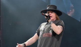 Ο Axl Rose και ο Billy Joel διασκευάζουν το "Highway To Hell" (video)