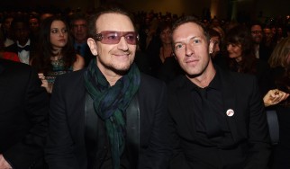 O Βono και ο Chris Martin στην ερμηνεία, ο Sean Penn σε ρόλο bartender…
