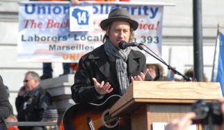 O Chris Shiflett των Foo Fighters εναντίον Trump και λαϊκιστικής δεξιάς