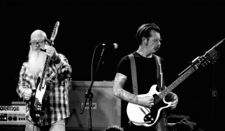 Ο Brent Hinds των Mastodon παίρνει συνέντευξη από τους Eagles Of Death Metal