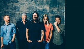 Σκύλο που ανιχνεύει βόμβες ζητούν οι Foo Fighters