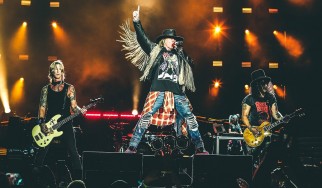 Οι Guns N’ Roses προσκαλούν στη σκηνή τον Dave Grohl