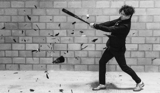 Ο Jack White, κακό πνεύμα σε διαφήμιση ρόπαλου μπέιζμπολ