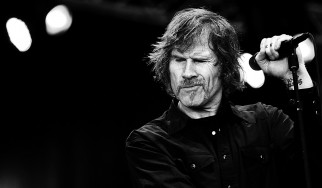 Ο Mark Lanegan ερμηνεύει Joy Division