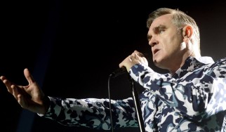 O Morrissey «περνάει τη μέρα του στο κρεβάτι»…
