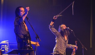 O Nick Cave και o Warren Ellis «ξαναδουλεύουν» κομμάτι από side project μελών των Unkle