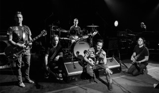 Oι Pearl Jam καλούν όλους τους ντράμερ τους στο Hall of Fame