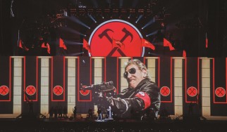 Roger Waters: «Η αντίσταση αρχίζει σήμερα» (video)