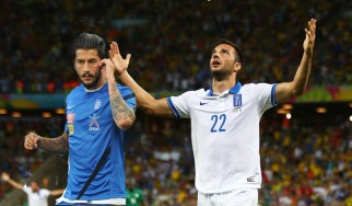 Έλληνες διεθνείς ποδοσφαιριστές «εκτελούν» το "Enter Sandman"!