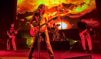 Ποιος απέτυχε να συμπεριλάβει το "Black Hole Sun" των Soundgarden σε ταινία του;