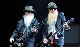 Billy Gibbons: «Δεν είμαστε σίγουροι τί υπάρχει κάτω από τα γένια μας»