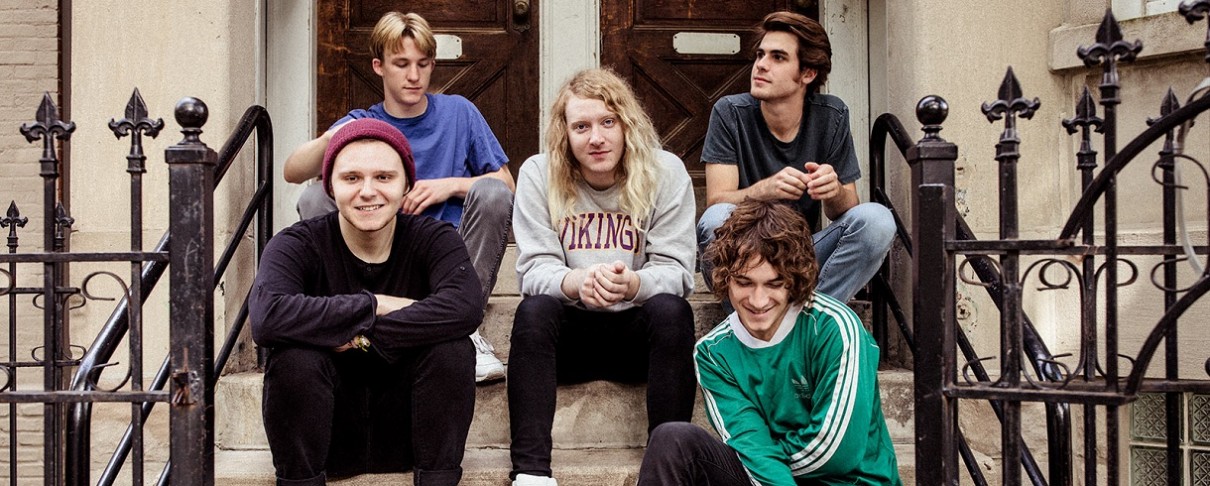 Οι Orwells διαλύονται μετά από κατηγορίες για σεξουαλική κακοποίηση