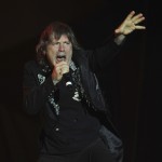 Bruce Dickinson: «Δεν έχω παρακολουθήσει ποτέ συναυλία των ειδώλων μου»
