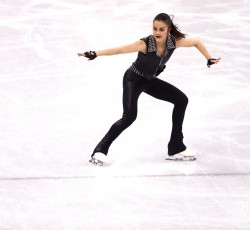 Καλλιτεχνικό πατινάζ υπό τους ήχους των AC/DC! 