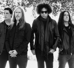 Ένα φιλμ εμπνευσμένο από το τελευταίο άλμπουμ των Alice Ιn Chains, "Rainier Fog" 