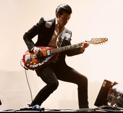 Οι Arctic Monkeys διασκευάζουν Strokes 