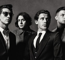 Οι Arctic Monkeys στο Rockwave Festival