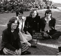 Ολοκαίνουργιο video του "Back In The U.S.S.R" των Beatles 