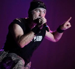 Bruce Dickinson: «Το Rock And Roll Hall Of Fame είναι μια μαλ@@» 