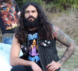 «Έφυγε» ο ντράμερ των Weedeater, Carlos Denogean 