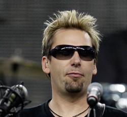 Ο Devin Townsend υπερασπίζεται τον «ευφυέστατο» κύριο Chad Kroeger