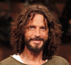  Ένα άγαλμα για τον Chris Cornell 