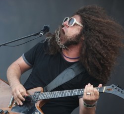 Ο Claudio Sanchez των Coheed Αnd Cambria κόβει τα μαλλιά του 
