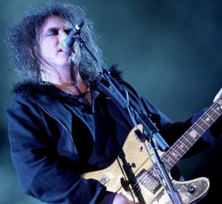 Δύο ολοκαίνουργια τραγούδια από τους Cure (videos)