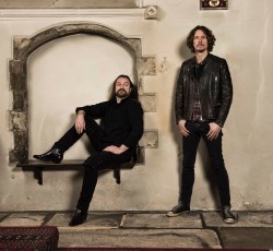"Stripped": Ο Damian Wilson και ο Adam Wakeman ξαναχτυπούν