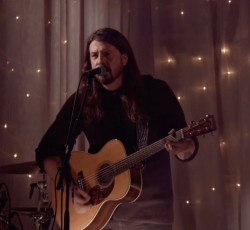 Χιόνι, αναβολή πτήσεων και... snow jam με τους Dave Grohl και Warren Haynes 