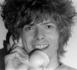 Ένα ντοκιμαντέρ για τα πρώτα χρόνια του David Bowie 