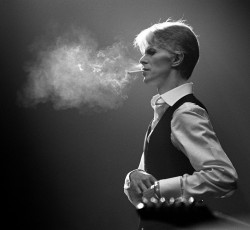 Έκθεση αντικειμένων του David Bowie σε… mobile app 