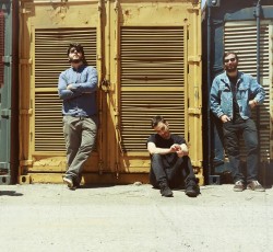 Οι Deaf Radio ξεκινούν ευρωπαϊκή περιοδεία με 33 σταθμούς 