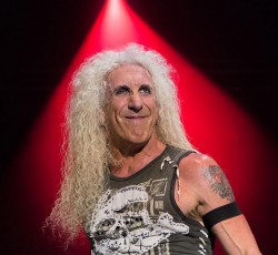 «Καμιά ανησυχία για το αύριο» από τον Dee Snider