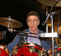 Πέθανε ο ντράμερ του Elvis Presley, D.J. Fontana 