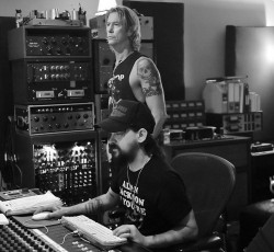 Ο Duff McKagan ηχογραφεί νέο σόλο άλμπουμ 