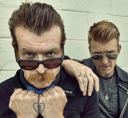 Οι Eagles Οf Death Metal διασκευάζουν AC/DC και Guns N’ Roses 