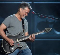 Ο Eddie Van Halen καταθέτει μήνυση εναντίον κινηματογραφιστή  